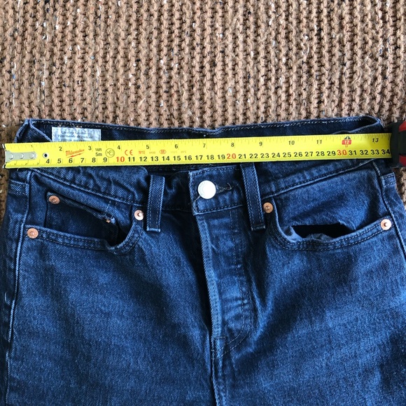 Levi’s size 25 wedgie dark wash jeans - Picture 15 of 16